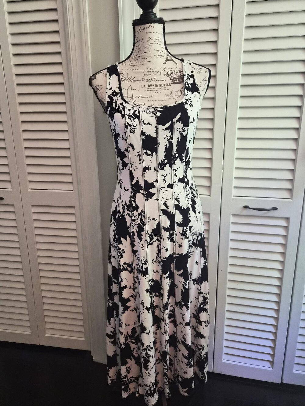 LOFT Black and White Floral-Print Sleeveless Midi Dress